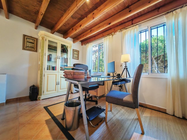 4 Bedrooms Villa in Marbesa