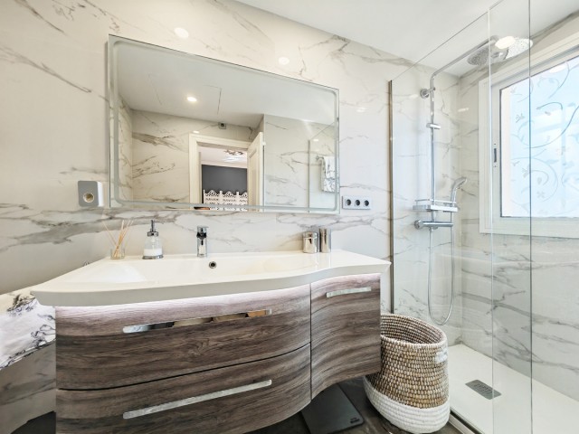 4 Bedrooms Villa in Marbesa