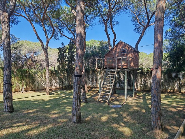 4 Bedrooms Villa in Marbesa