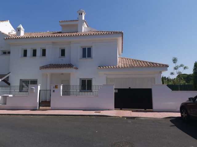 Townhouse, Nueva Andalucia, R4652305