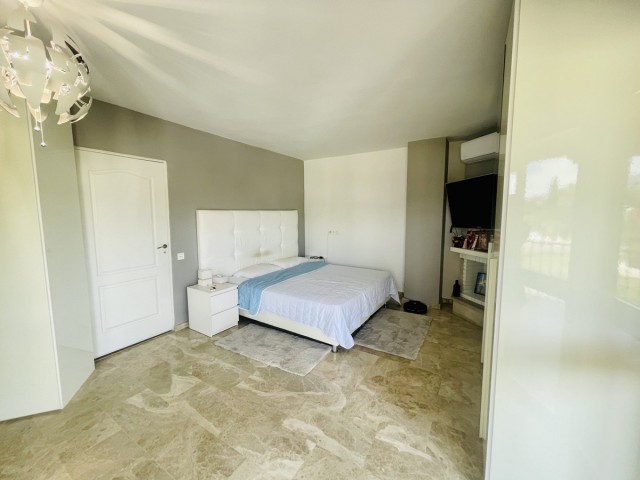 Apartment, Nueva Andalucia, R4135225