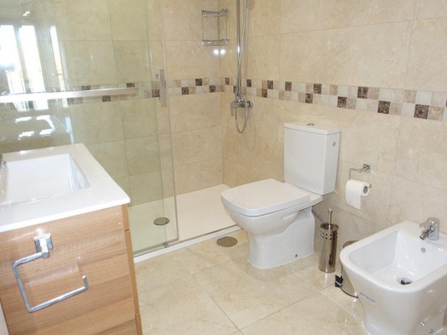 2 Soveroms Leilighet i Puerto Banús