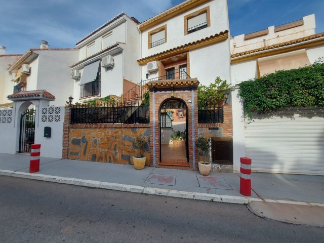 7 Bedrooms Townhouse in Marbella