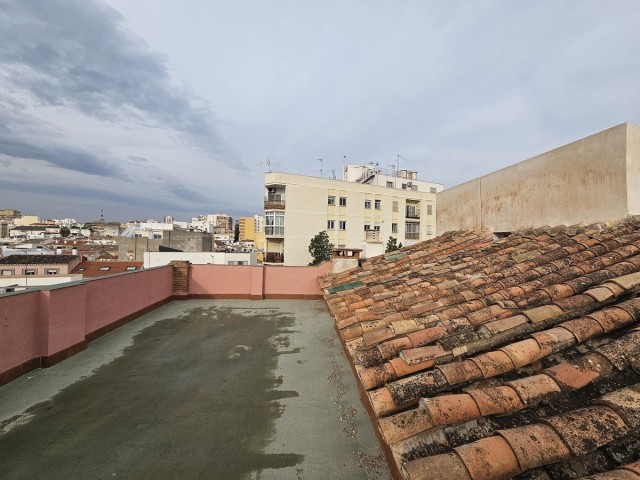Villa con 6 Dormitorios  en Málaga