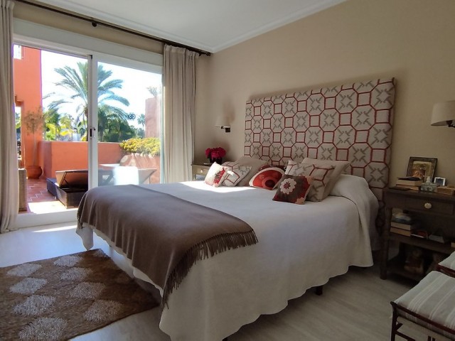 Appartement avec 3 Chambres  à Guadalmina Baja