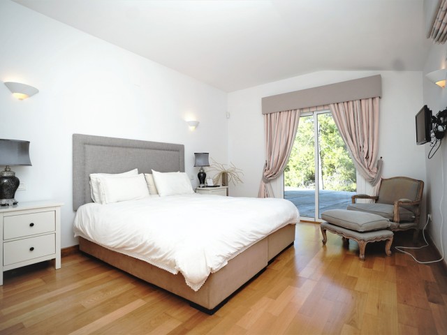 4 Bedrooms Villa in La Heredia