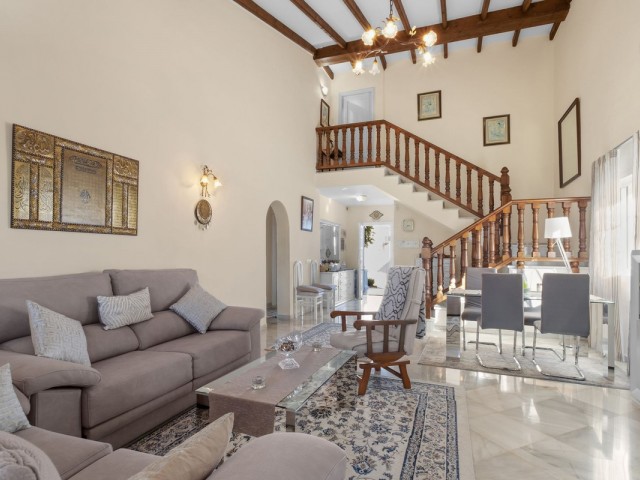 Villa avec 3 Chambres  à Calahonda