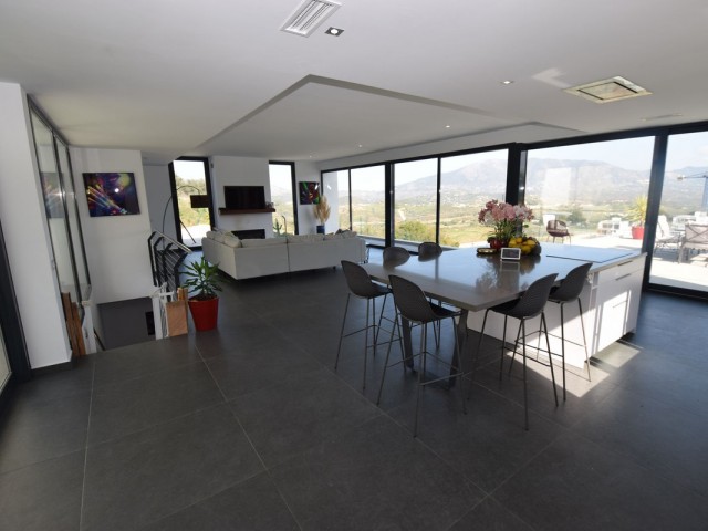 Villa avec 4 Chambres  à La Cala Golf