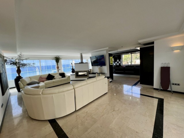 5 Bedrooms Villa in El Chaparral