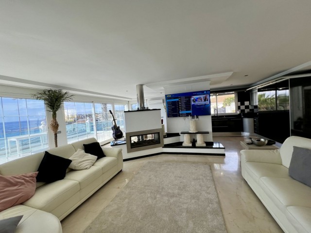 5 Bedrooms Villa in El Chaparral