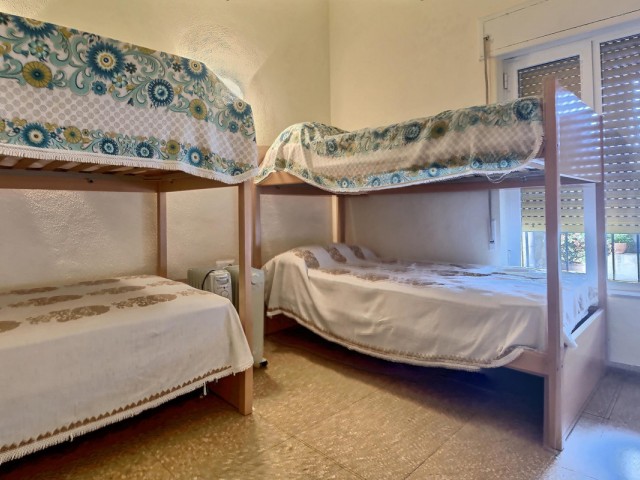 Villa con 7 Dormitorios  en El Rosario