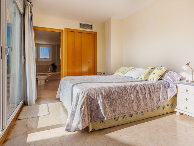 4 Bedrooms Apartment in Guadalmina Alta