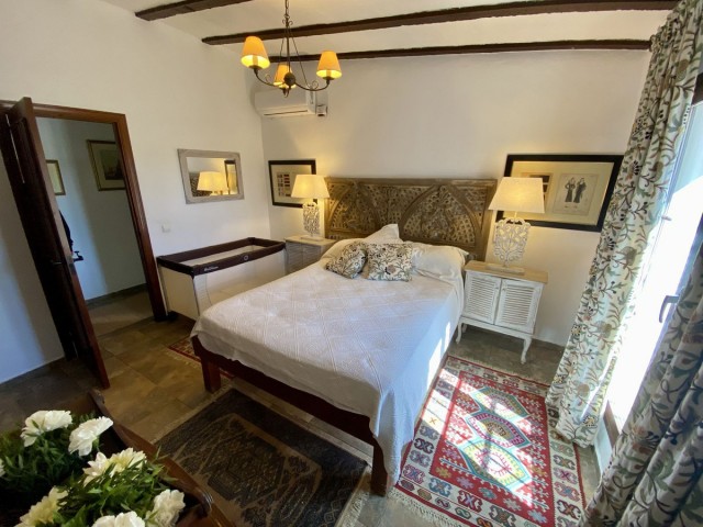 6 Bedrooms Villa in Mijas