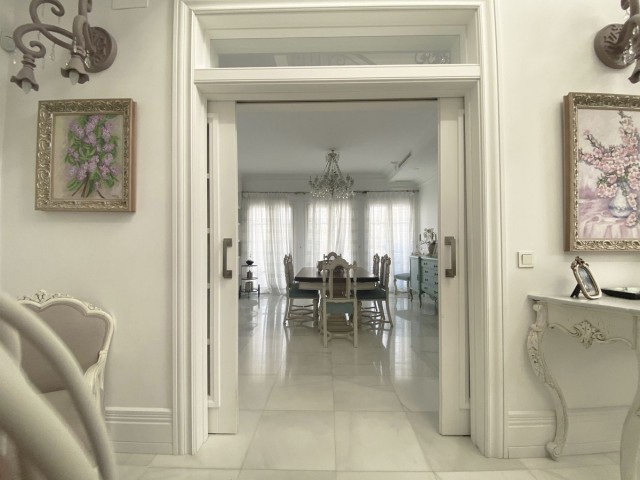 Villa avec 11 Chambres  à Marbella