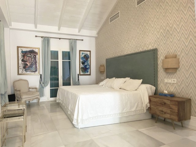 Villa con 11 Dormitorios  en Marbella