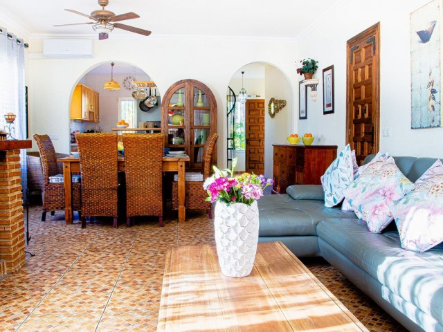 Villa avec 5 Chambres  à El Rosario