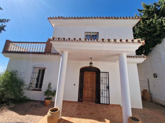 Villa avec 6 Chambres  à Mijas