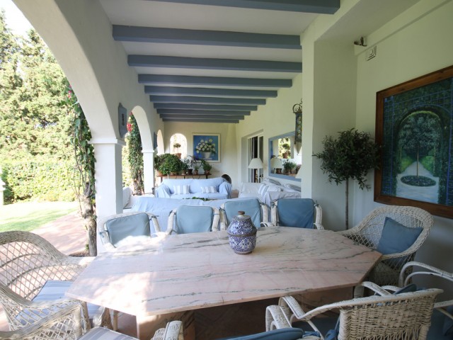 8 Bedrooms Villa in Calahonda