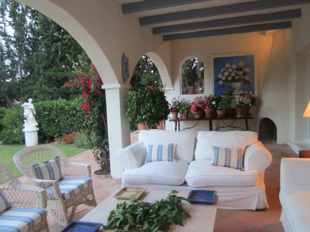 8 Bedrooms Villa in Calahonda