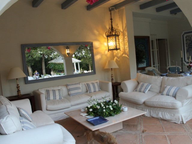 8 Bedrooms Villa in Calahonda