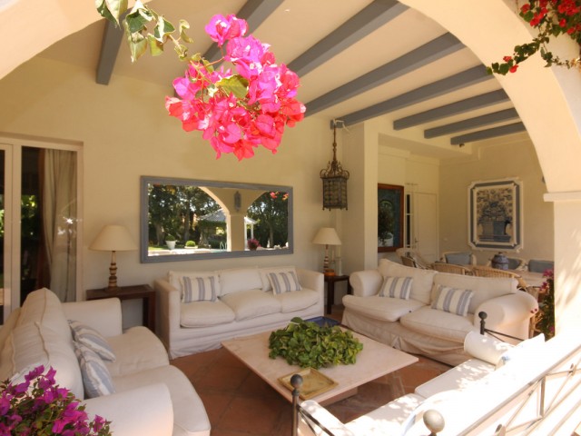 8 Bedrooms Villa in Calahonda