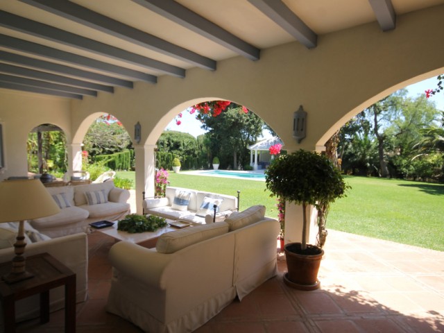 8 Bedrooms Villa in Calahonda