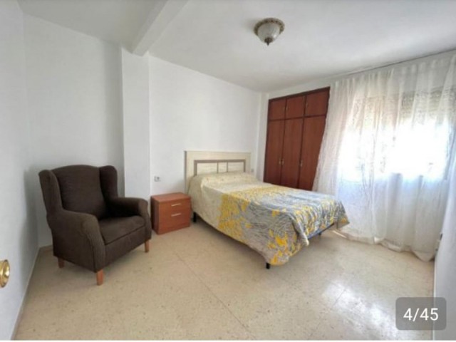 Apartamento con 3 Dormitorios  en Torremolinos