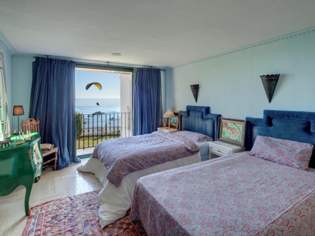 Villa avec 4 Chambres  à Calahonda