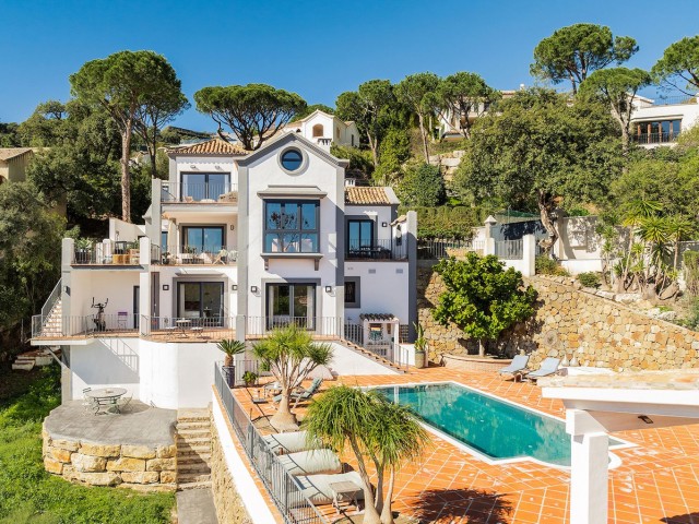 4 Bedrooms Villa in El Madroñal
