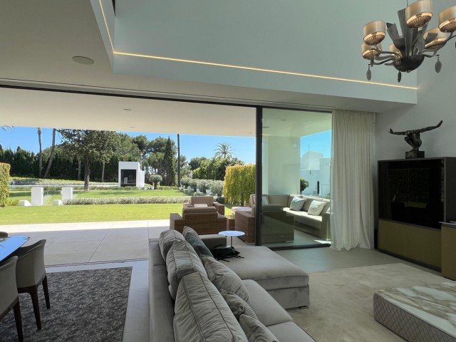 4 Slaapkamer Villa in Nueva Andalucía