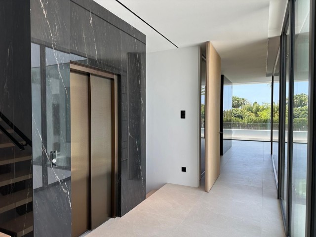 4 Slaapkamer Villa in Nueva Andalucía
