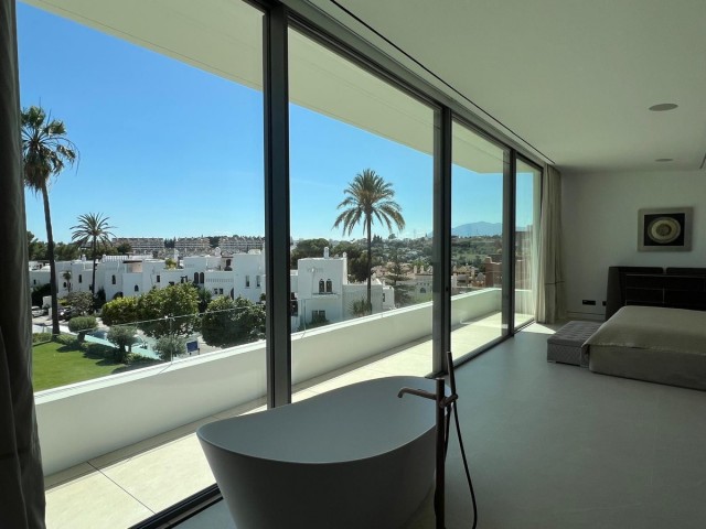 4 Slaapkamer Villa in Nueva Andalucía