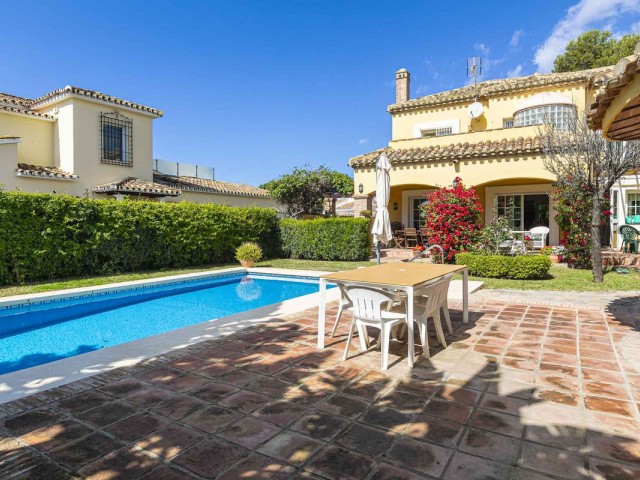 Villa avec 5 Chambres  à Costabella