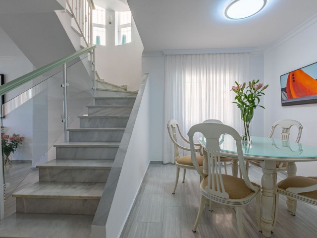 4 Soveroms Villa i Costabella