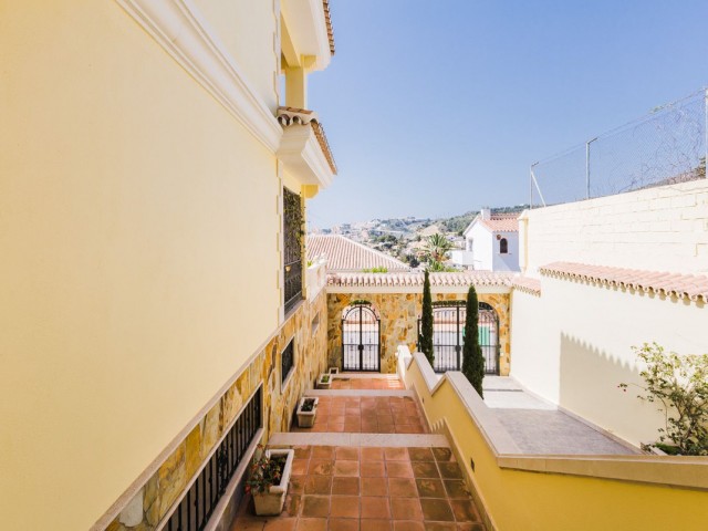 Villa avec 4 Chambres  à Málaga Este