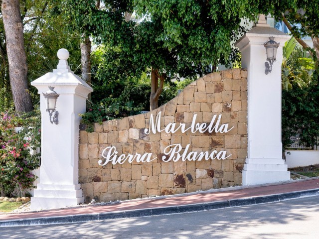 Villa avec 4 Chambres  à Sierra Blanca