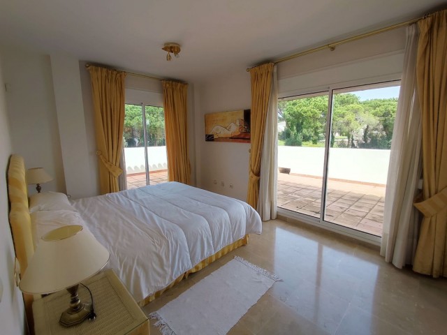 4 Bedrooms Villa in San Roque Club