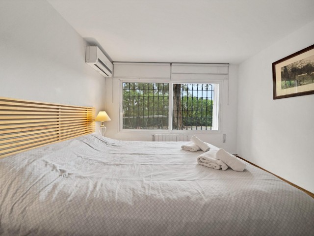 5 Bedrooms Villa in Elviria