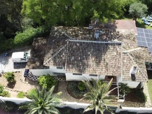 5 Bedrooms Villa in Elviria