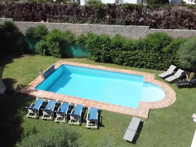 5 Bedrooms Villa in Elviria