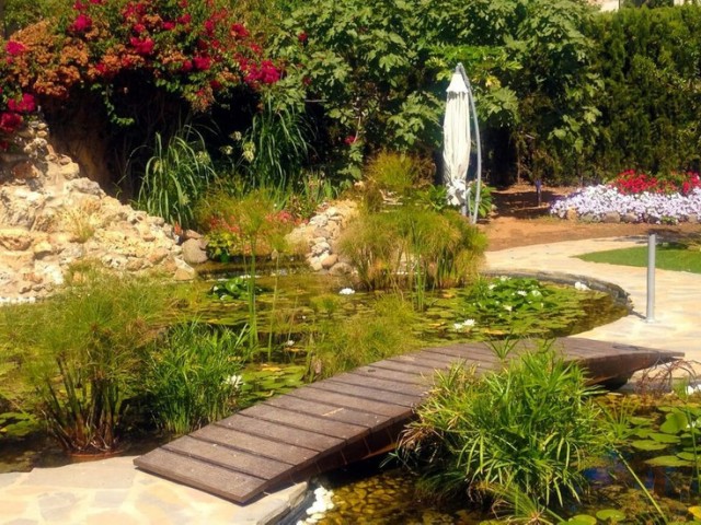 Villa con 6 Dormitorios  en Elviria