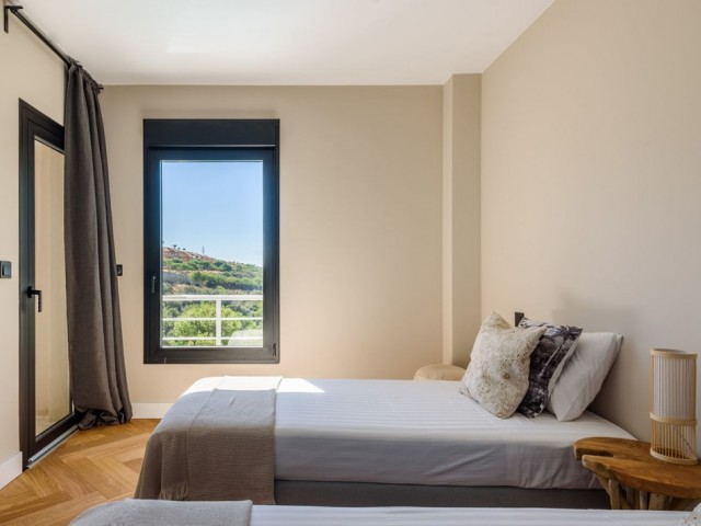 7 Bedrooms Villa in Elviria