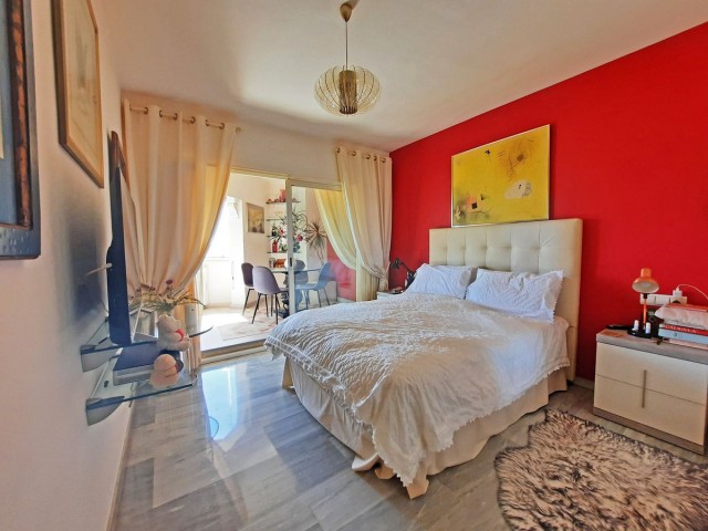 Apartment, Calahonda, R4657552
