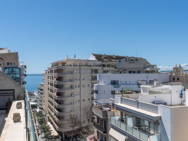 Ático con 5 Dormitorios  en Marbella