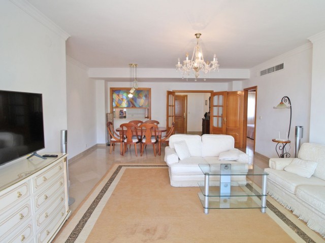 Apartment, Marbella, R4687714