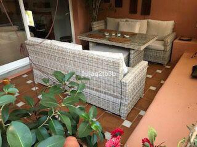 Apartamento con 3 Dormitorios  en New Golden Mile
