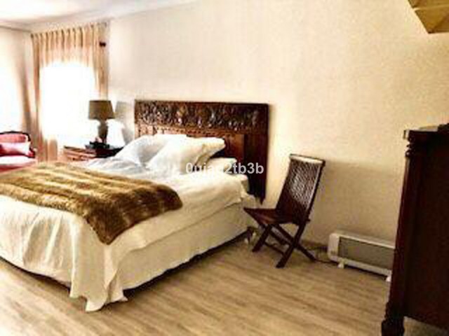 Apartamento con 3 Dormitorios  en New Golden Mile