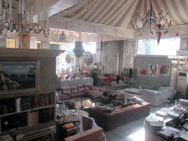 Commercial in Puerto Banús