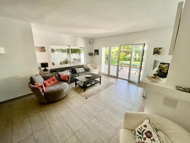 Apartment, Guadalmina Baja, R4688470