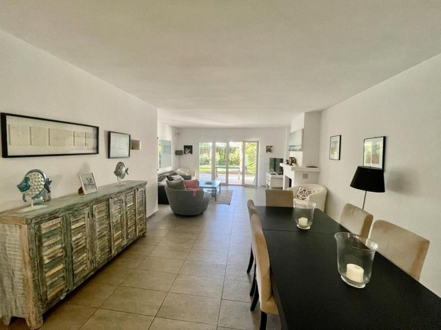 Apartment, Guadalmina Baja, R4688470